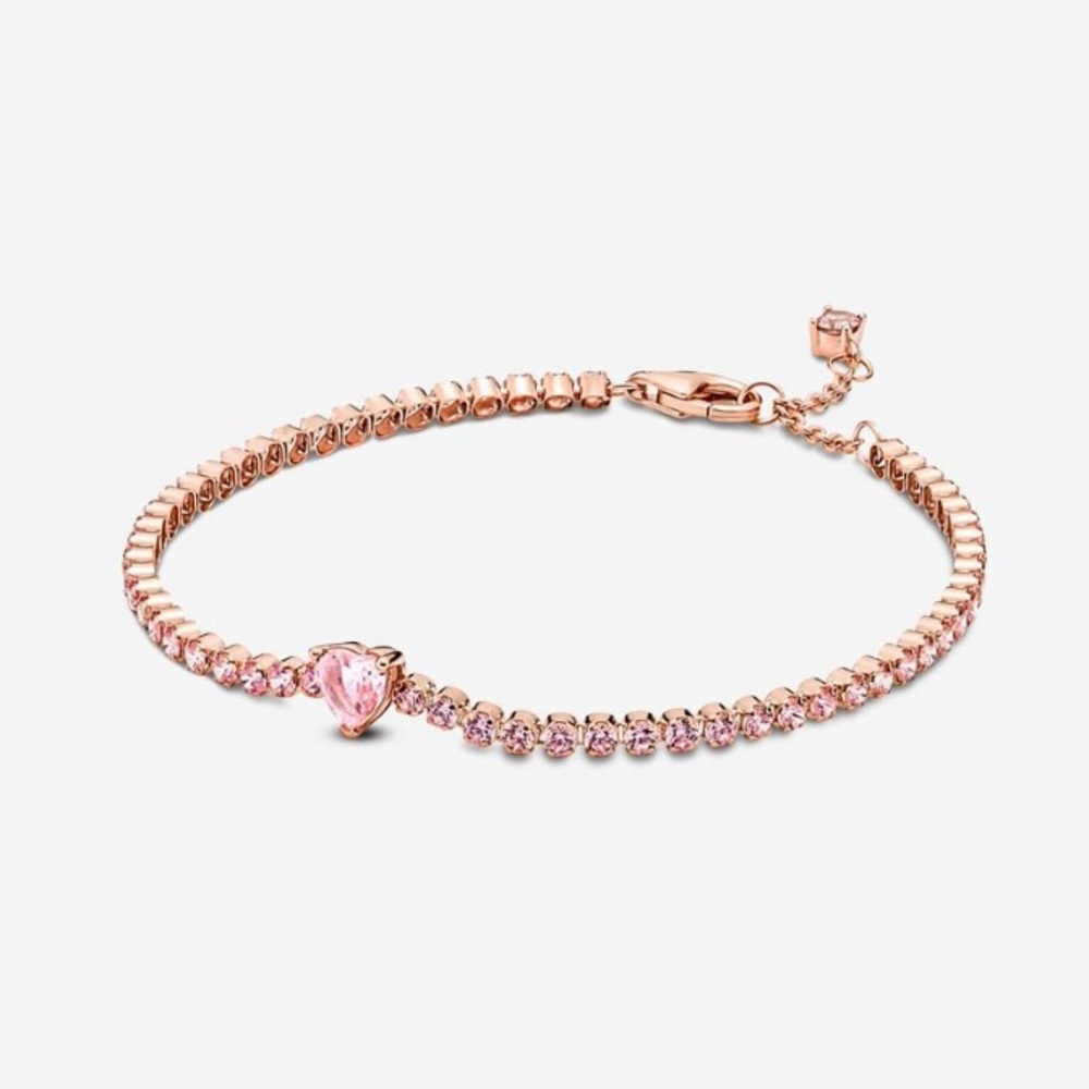 Sparking heart tennis bracelet